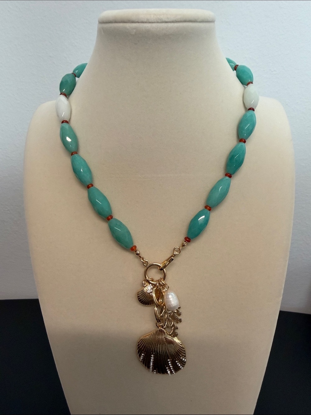 ParkerRose | Freshwater Pearl Cubic Zirconia Seashell Charm Necklace - Picture 7 of 10